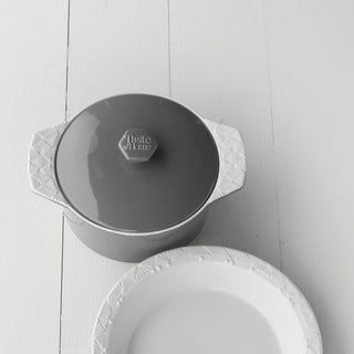 2-Quart Stoneware Round Casserole Dish with Lid